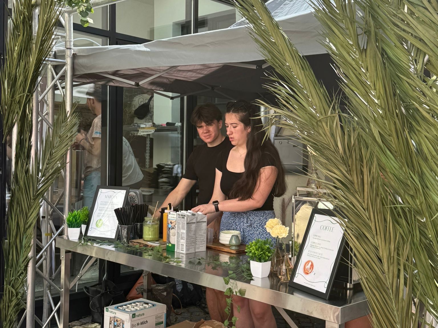 Palm Bowls Pavillon für ein Matcha und Kaffee Catering in Mainz